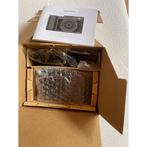 New Housoly 4k Digital Vlogging camera - Picture 4 of 5